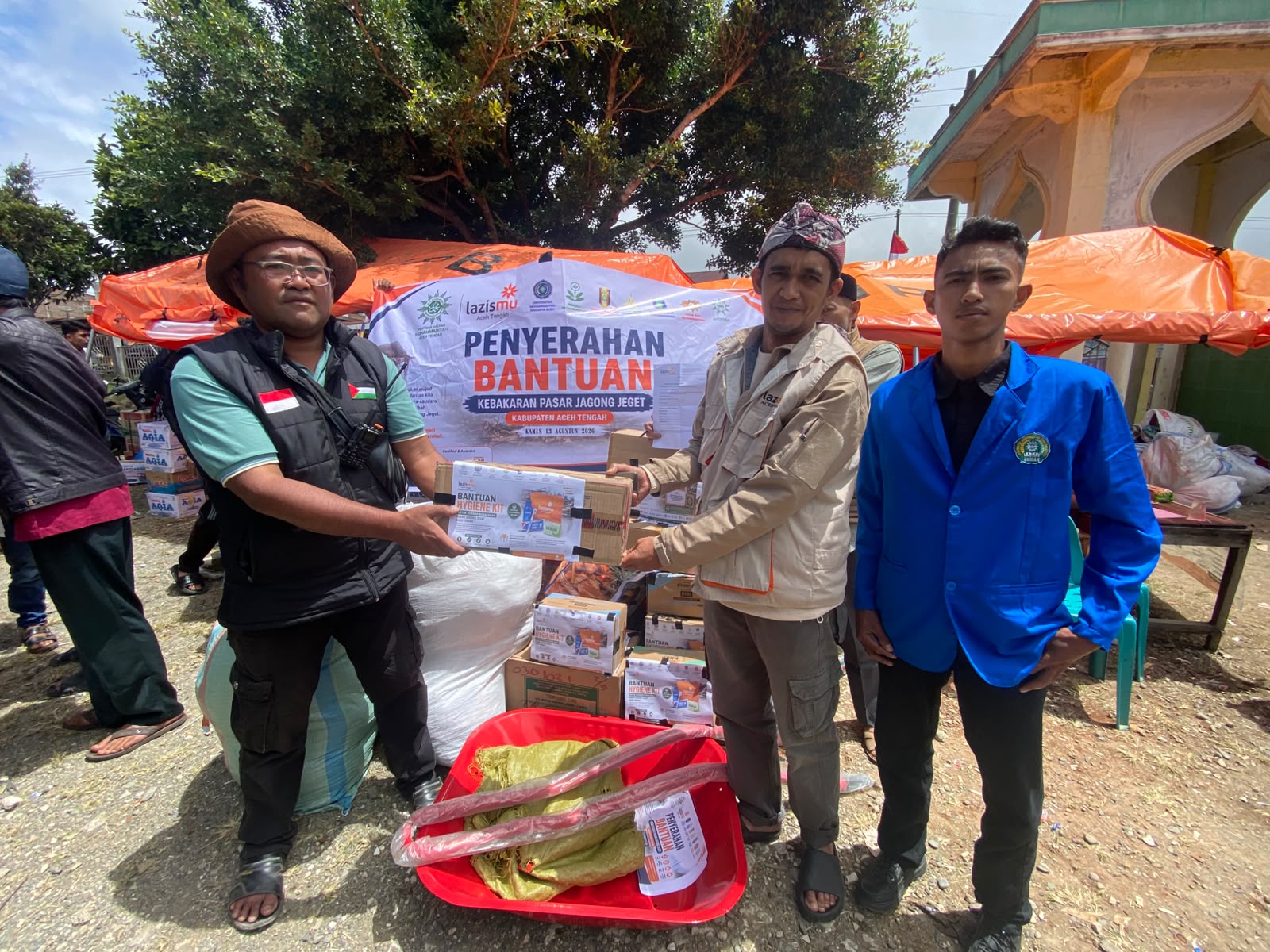 Lazismu dan PDM Aceh Tengah Salurkan Bantuan untuk Warga Terdampak Kebakaran Pasar Jagong Jeget
